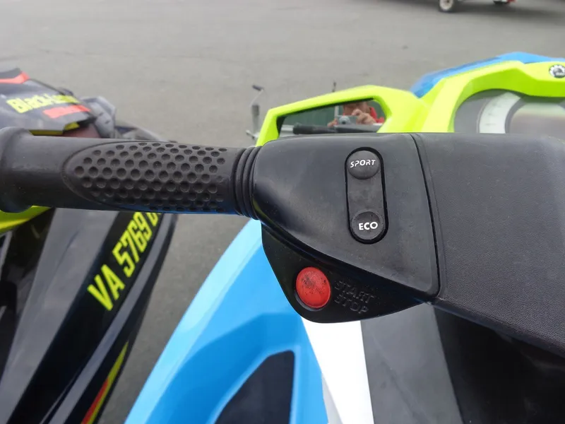 Slide: The Image of Handlebar of a 2015 Sea-Doo GTI SE 130 jet ski. - 16