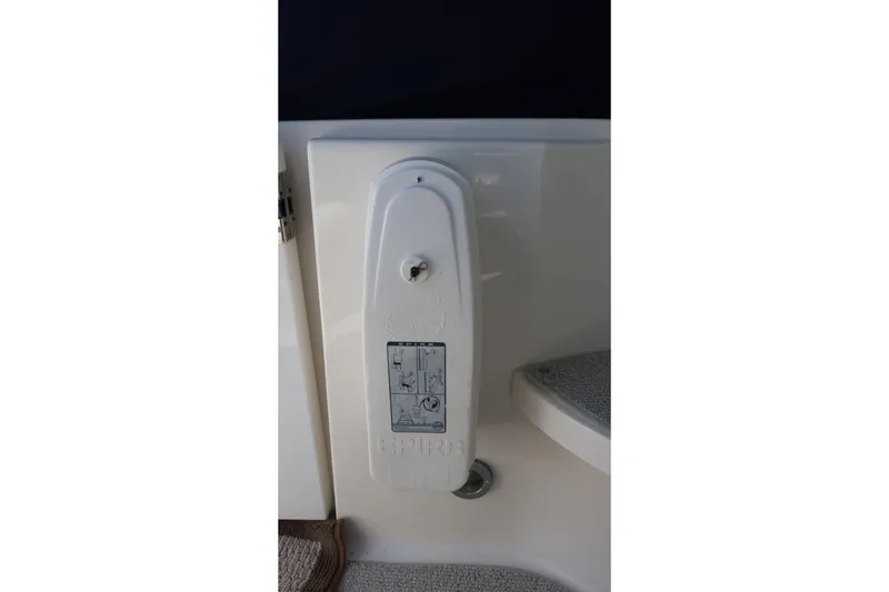 Slide: The Image of Control panel on 2005 Sea Ray 500 Sundancer yacht, featuring detailed instructions. - 5