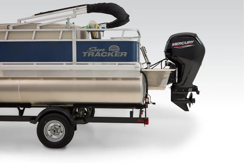 Slide: The Image of Sun Tracker Bass Buggy 18 DLX 2026 - 78