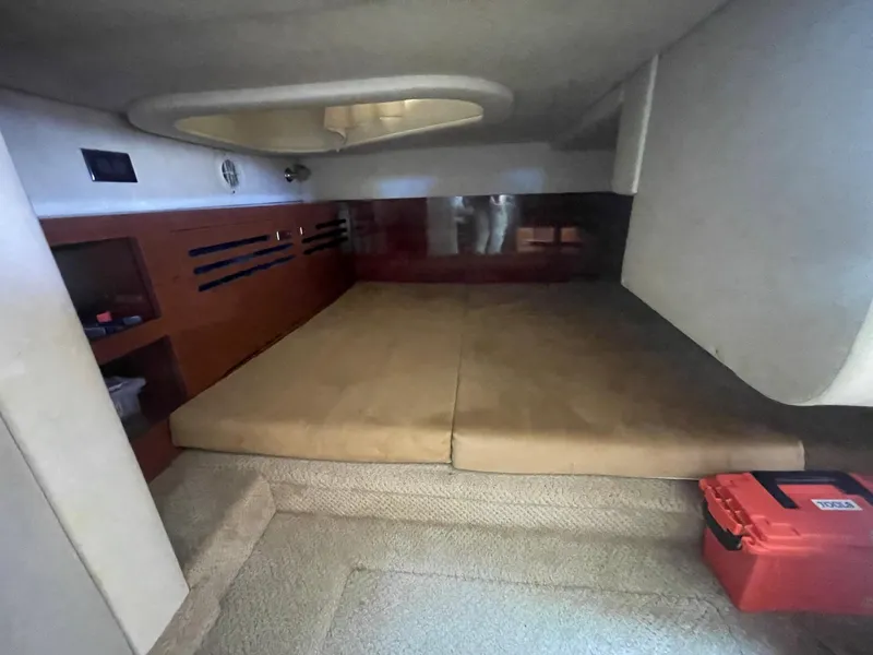 Slide: The Image of Interior of 2011 Sea Ray Sundancer 280 with sleeping area. - 48