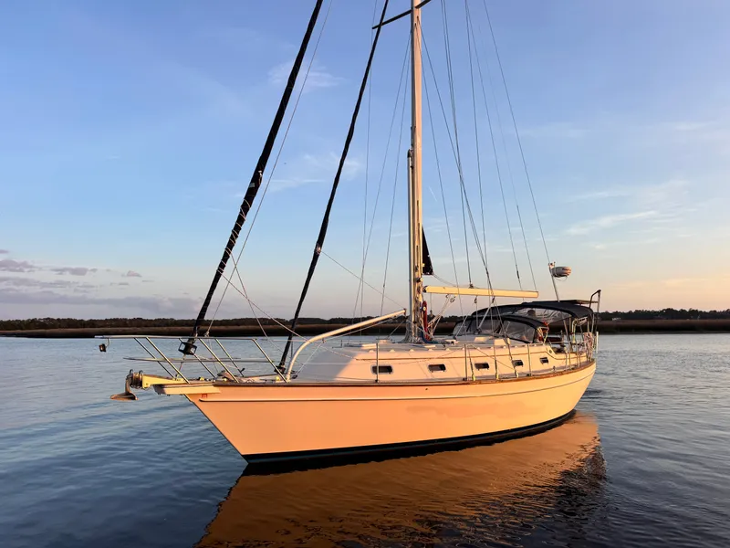 Slide: The Image of Island Packet 380 2001 - 2