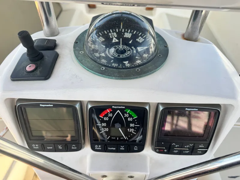 Slide: The Image of Island Packet 380 2001 - 21