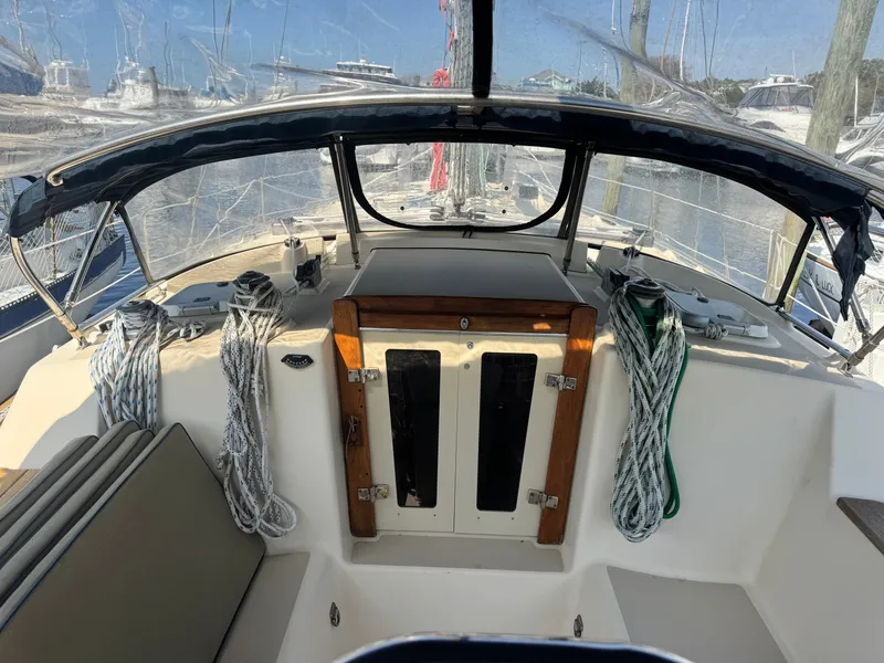 Slide: The Image of Island Packet 380 2001 - 22