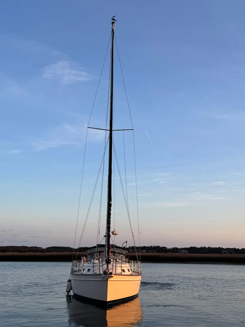 Slide: The Image of Island Packet 380 2001 - 3