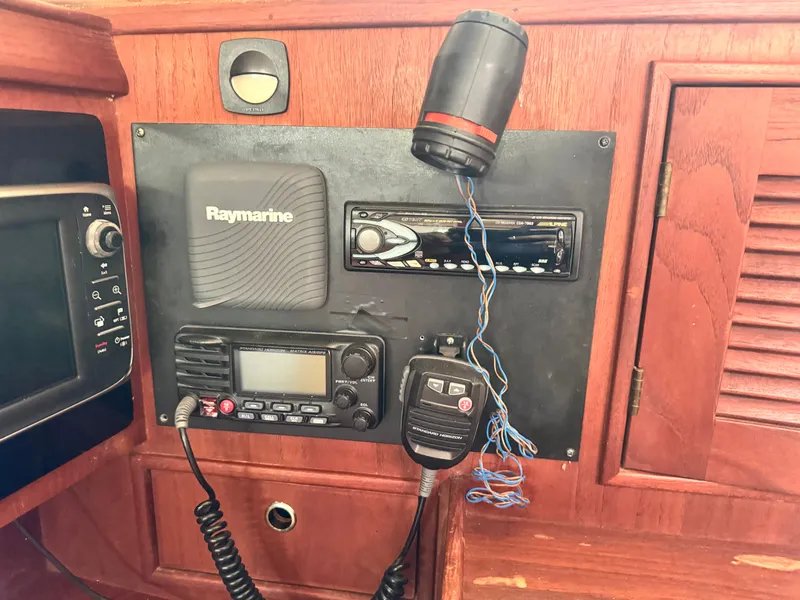 Slide: The Image of Navigation system on Island Packet 380 sailboat, year 2001. - 36
