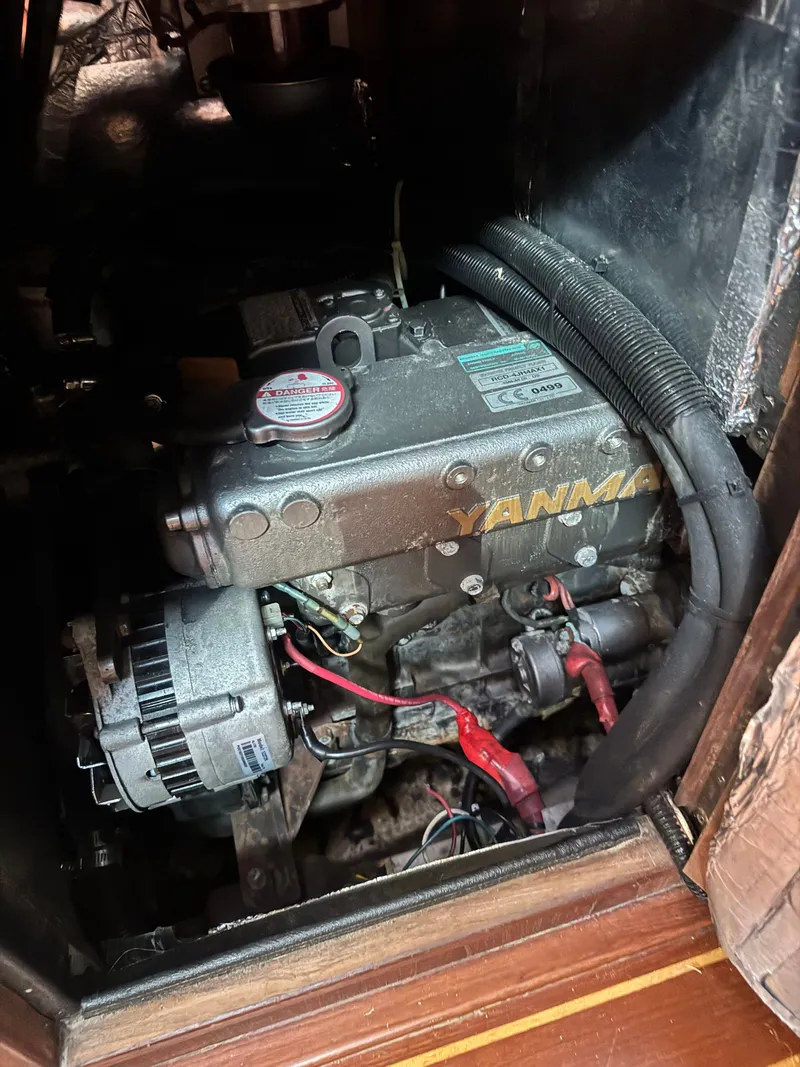 Slide: The Image of Island Packet 380 2001 - 47