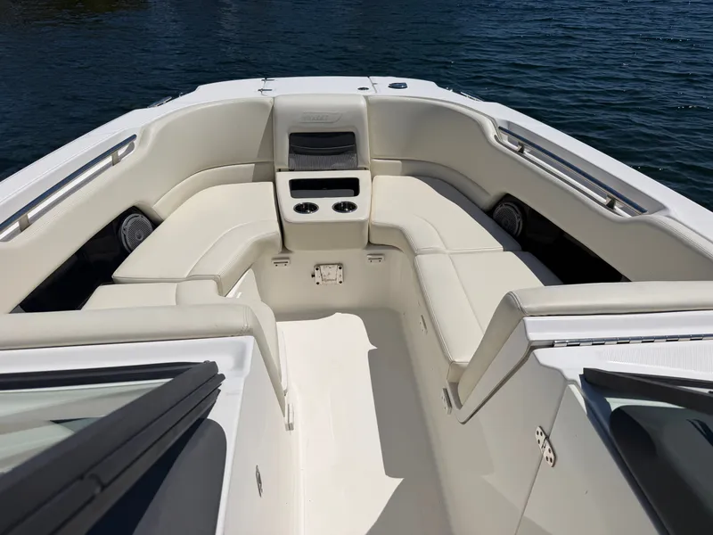 Slide: The Image of Interior view of a 2016 Boston Whaler 270 Vantage boat. - 12