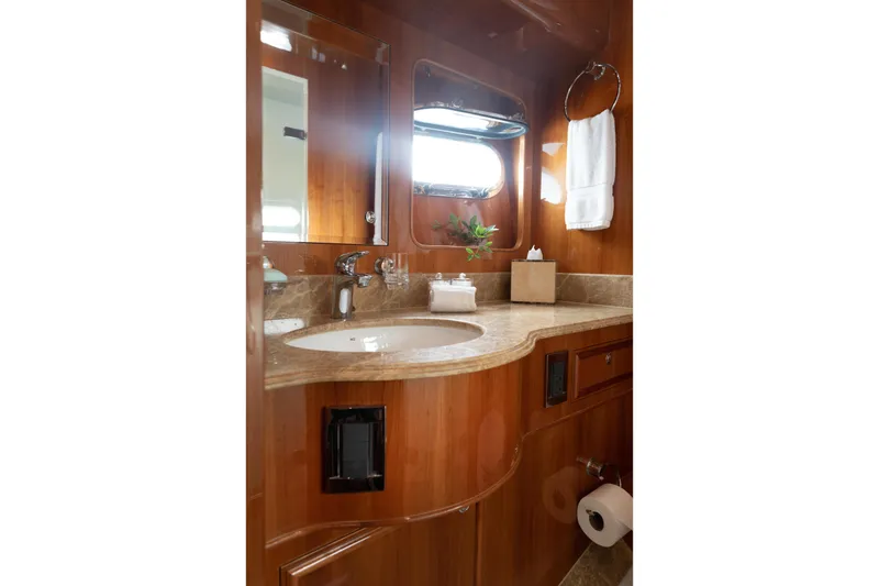 Slide: The Image of Twin Cabin Head - 22