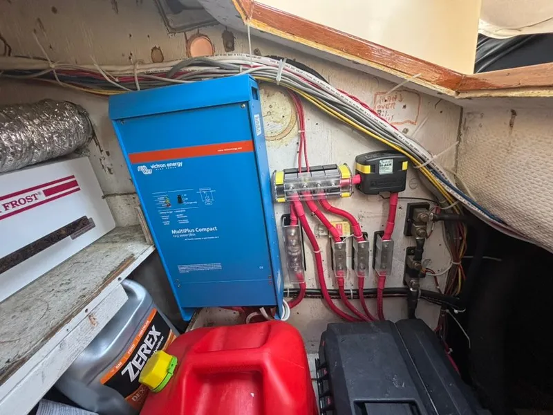 Slide: The Image of Electrical system in a 1989 Caliber 38 boat. - 25