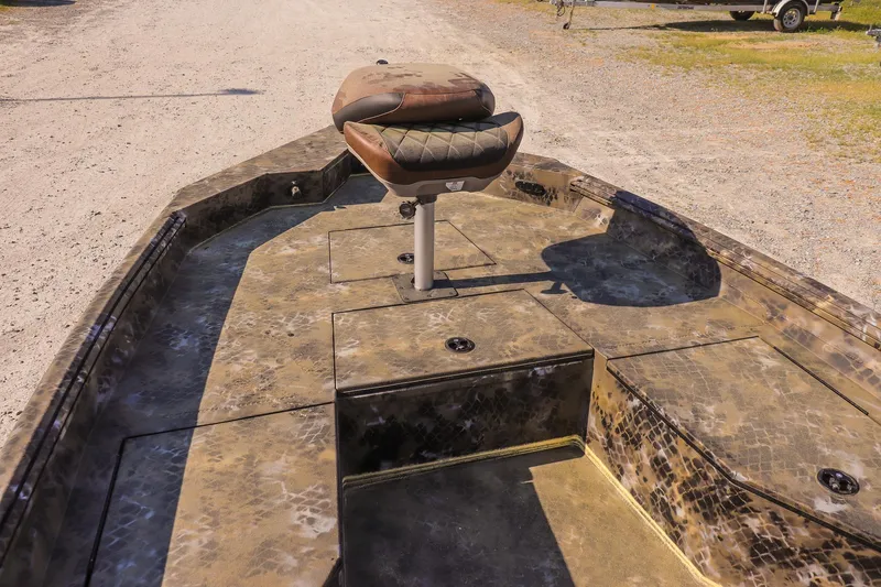 Slide: The Image of 2026 Excel 203 Bay Pro Elite boat with cushioned seat. - 12