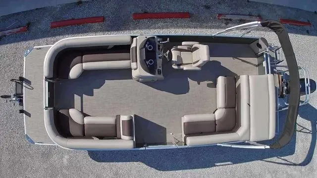 Slide: The Image of Landau Island Breeze 23 powered by a Suzuki 200HP 2026 - 20