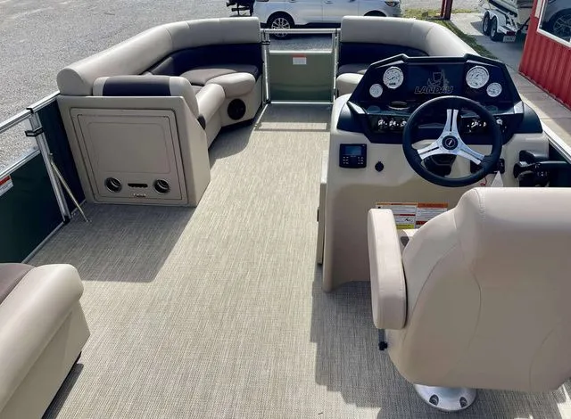 Slide: The Image of Landau Island Breeze 23 powered by a Suzuki 200HP 2026 - 9