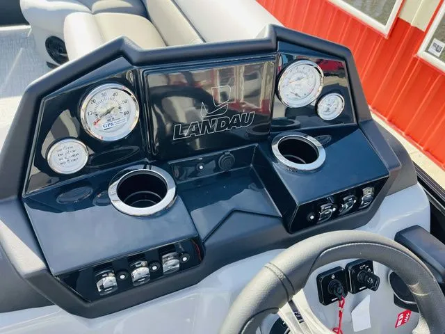 Slide: The Image of Landau Island Breeze 23 Sport Rear powered with a 200HP S 2026 - 10