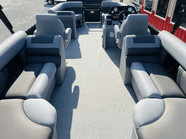 Slide: The Image of Landau Island Breeze 23 Sport Rear powered with a 200HP S 2026 - 12