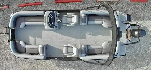 Slide: The Image of Landau Island Breeze 23 Sport Rear powered with a 200HP S 2026 - 3