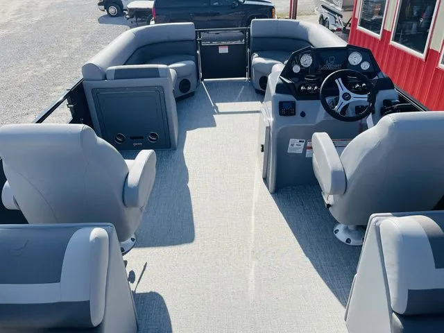 Slide: The Image of Landau Island Breeze 23 Sport Rear powered with a 200HP S 2026 - 5