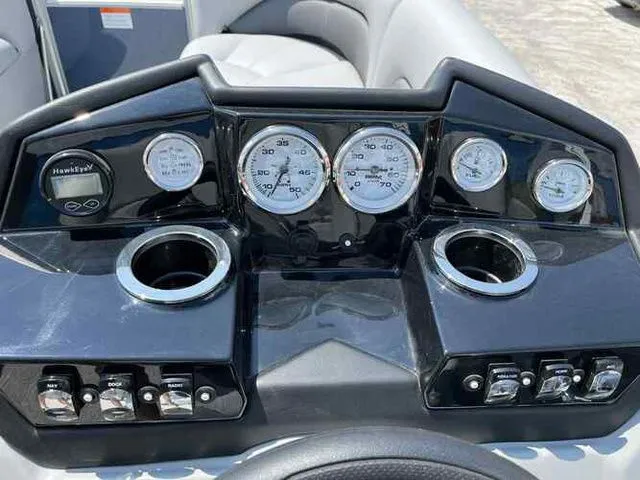 Slide: The Image of Landau Island Breeze 21 powered by a Suzuki 90HP 2025 - 4