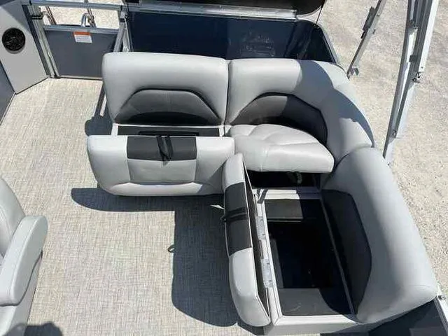 Slide: The Image of Landau Island Breeze 21 powered by a Suzuki 90HP 2025 - 6