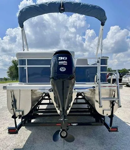 Slide: The Image of Landau Island Breeze 21 powered by a Suzuki 90HP 2025 - 7