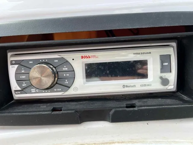 Slide: The Image of Landau LX20 powered by a Suzuki 115HP Fourstroke 2001 - 10