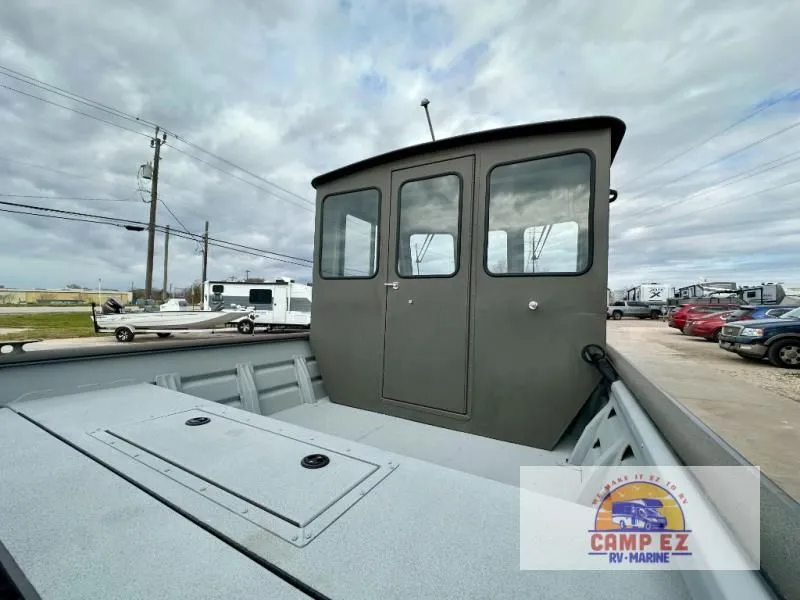 Slide: The Image of SeaArk 2472-C.U.B 2026 - 17