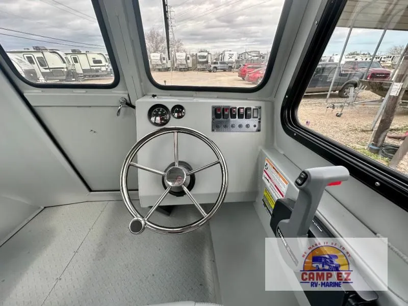 Slide: The Image of SeaArk 2472-C.U.B 2026 - 25