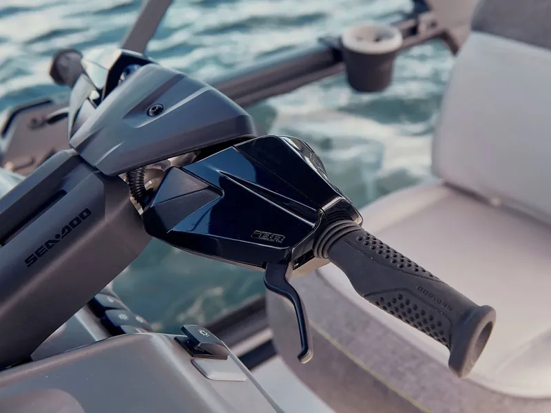 Slide: The Image of Sea-Doo Switch 16 2024 - 7