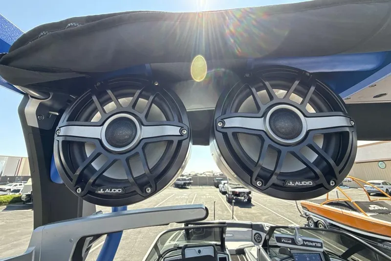 Slide: The Image of 2023 Supra SE 550 boat with JL Audio speakers installed. - 21