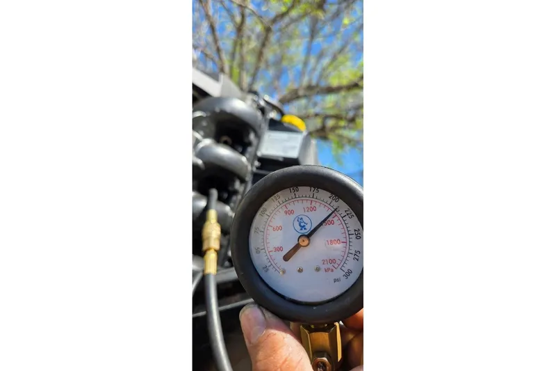 Slide: The Image of Pressure gauge reading on Sylvan Mirage Fish 820 CNF, 2021 model, under clear sky. - 16