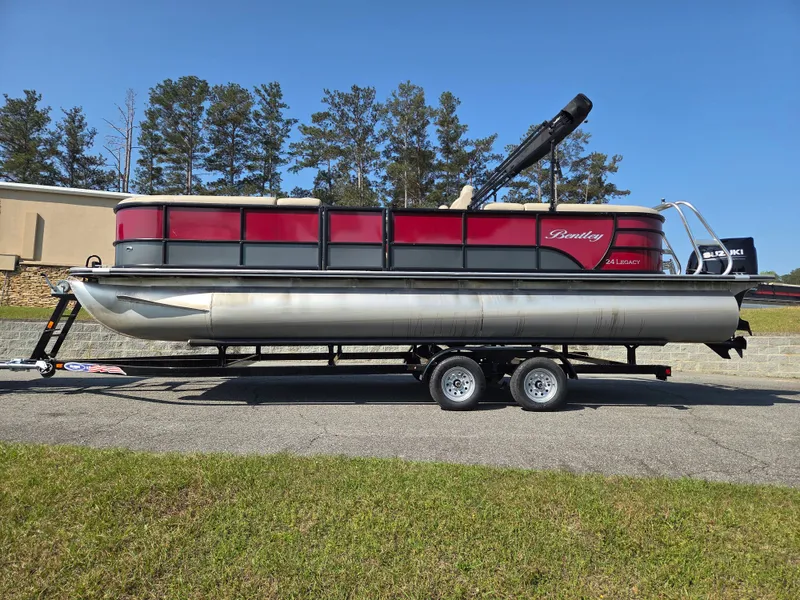 The Image of Bentley Pontoons navigator 2023 - 0