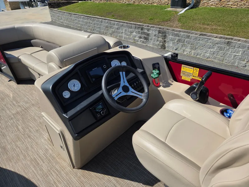 Slide: The Image of Bentley Pontoons navigator 2023 - 6