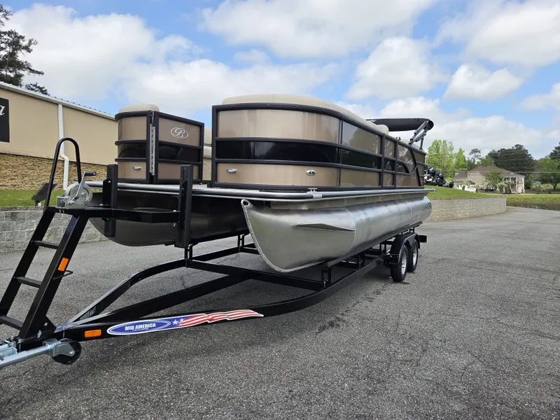 Slide: The Image of Bentley Pontoons Legacy 220 Navigator 2026 - 7