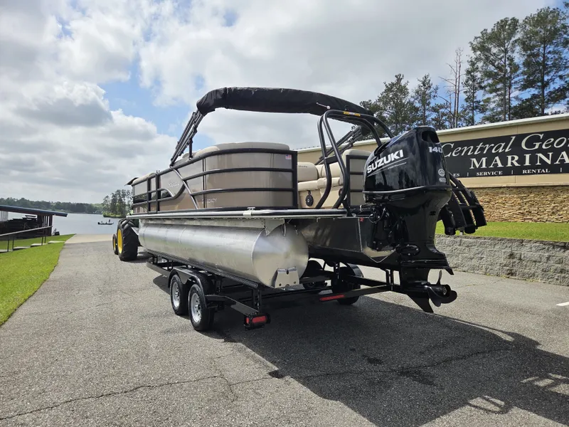 Slide: The Image of Bentley Pontoons Legacy 220 Navigator 2026 - 9