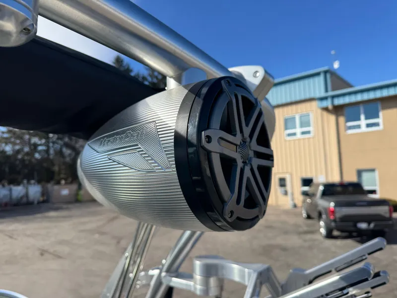 Slide: The Image of MasterCraft X30 2016 boat speaker, close-up view. - 35
