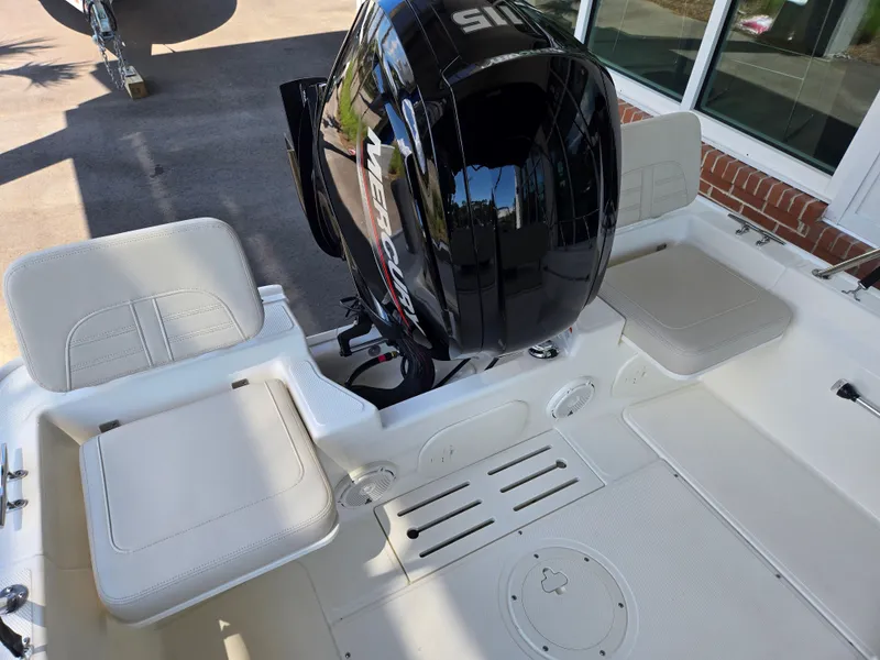 Slide: The Image of Boston Whaler 170 Montauk 2026 - 2