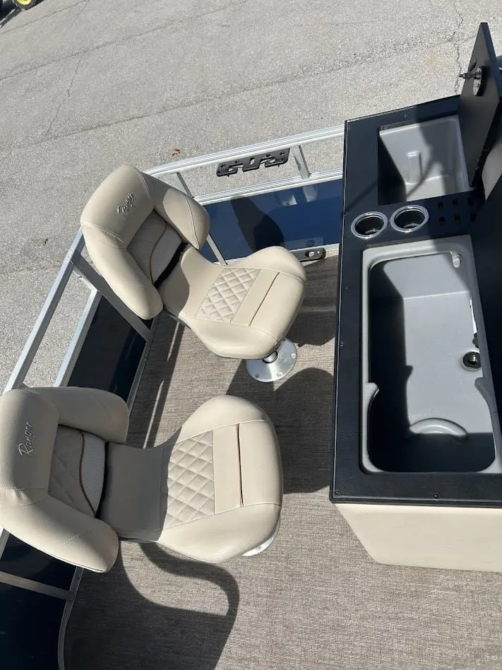 Slide: The Image of Ranger 220FC 2020 - 12