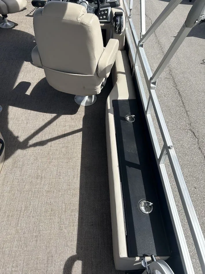 Slide: The Image of Ranger 220FC 2020 - 13