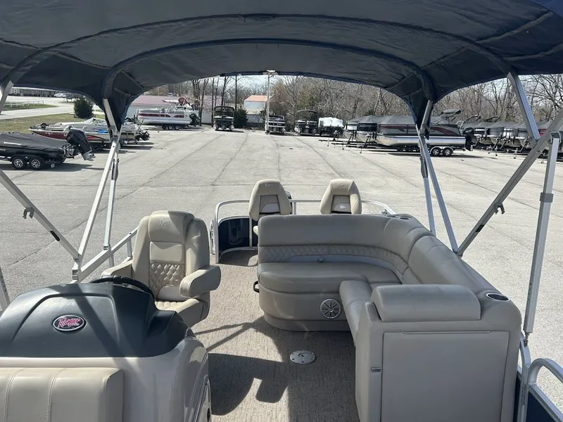 Slide: The Image of Ranger 220FC 2020 - 8