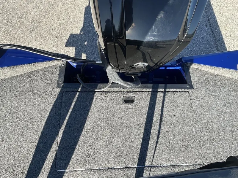 Slide: The Image of Lowe Stinger 178 2019 - 12