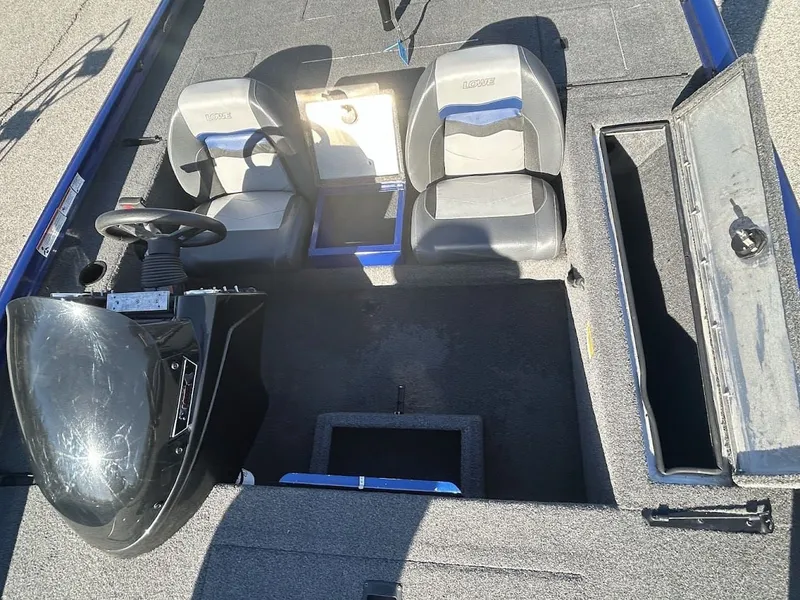 Slide: The Image of Lowe Stinger 178 2019 - 9