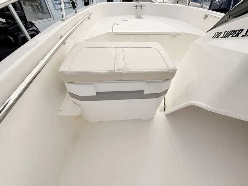 Slide: The Image of Boston Whaler 130 Super Sport 2027 - 16
