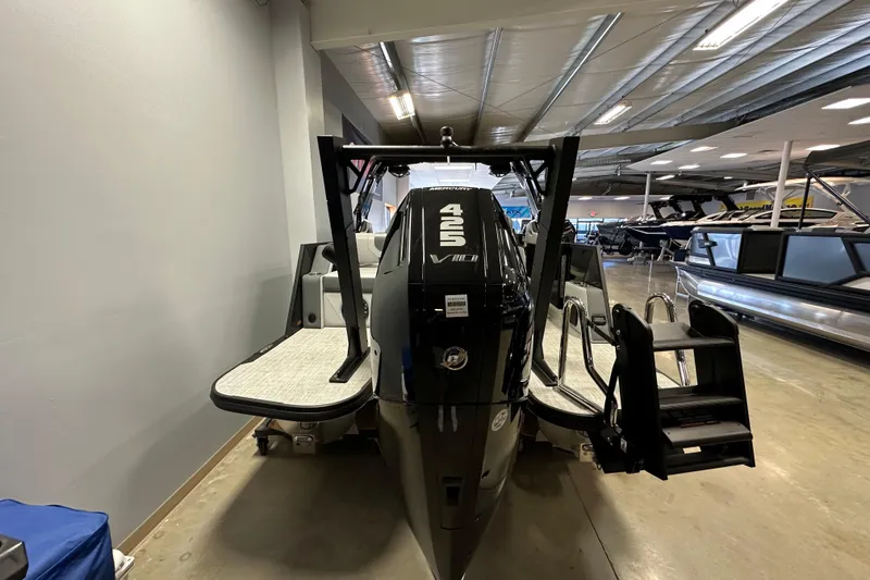 Slide: The Image of 2026 Alera M25L boat with powerful 425 engine displayed in showroom. - 6