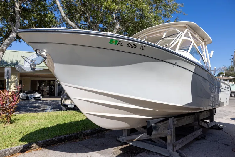 The Image of 2022 Grady-White Freedom 275 boat on display, showcasing sleek design and modern features. - 0