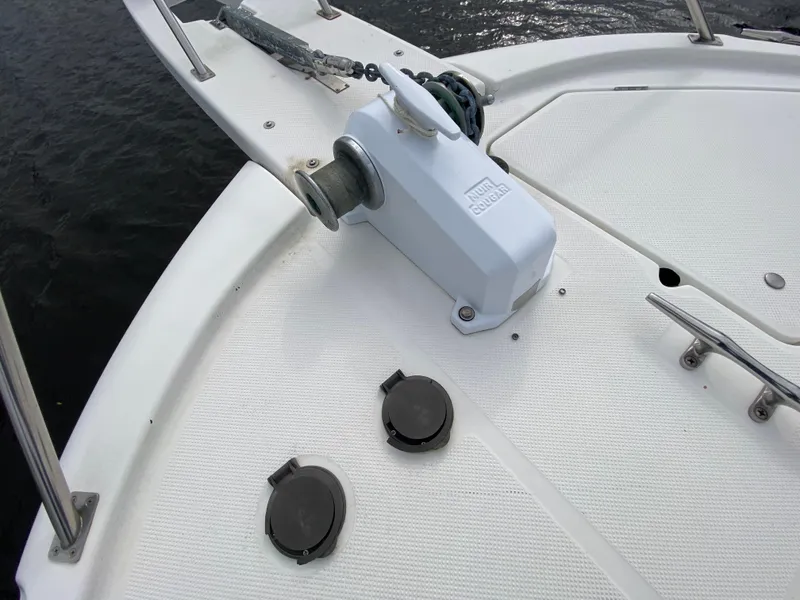 Slide: The Image of Bayliner 3988 Motoryacht 2001 - 51