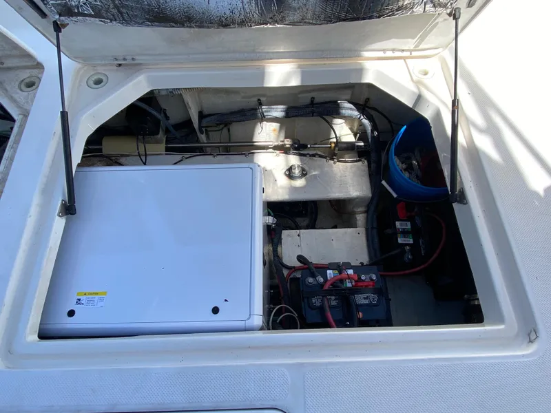 Slide: The Image of Bayliner 3988 Motoryacht 2001 - 57