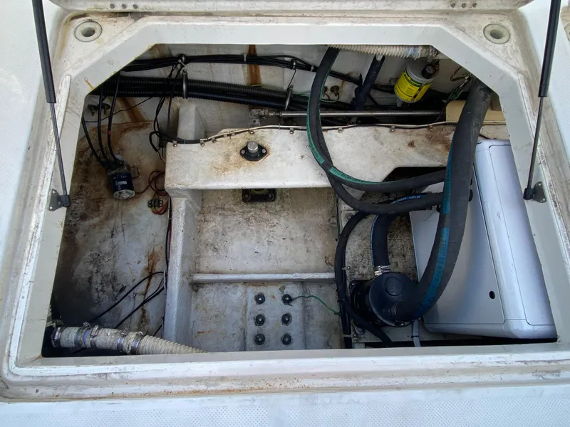 Slide: The Image of Bayliner 3988 Motoryacht 2001 - 58