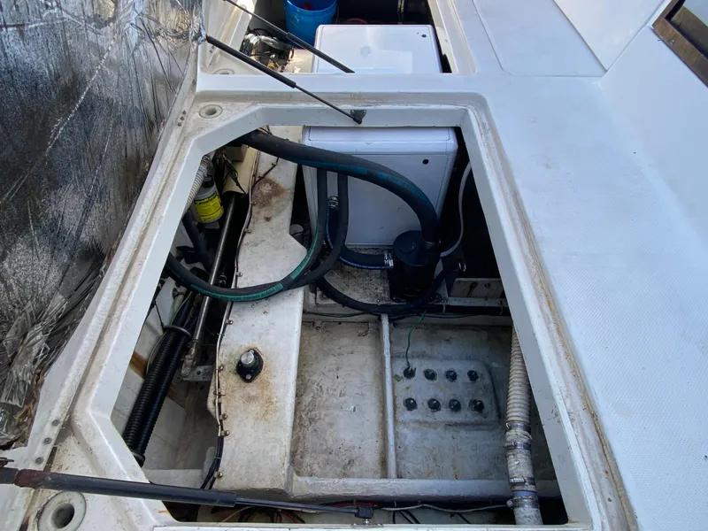 Slide: The Image of Bayliner 3988 Motoryacht 2001 - 60