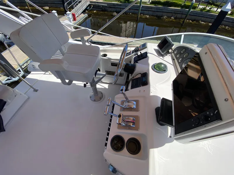 Slide: The Image of Bayliner 3988 Motoryacht 2001 - 64