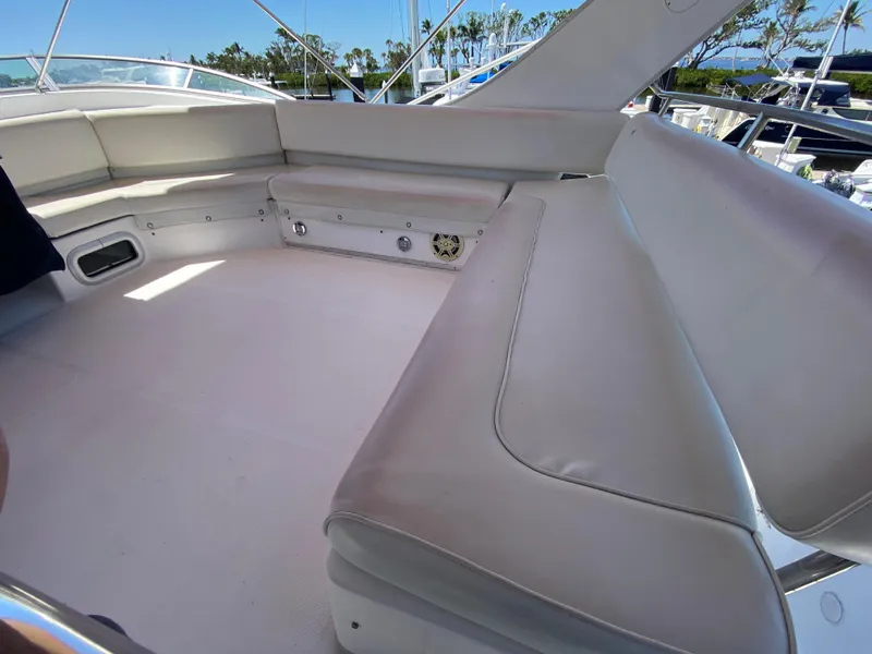 Slide: The Image of Bayliner 3988 Motoryacht 2001 - 67