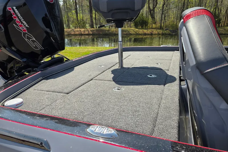 Slide: The Image of 2023 Ranger Z520R 55th Anniversary boat deck with Mercury Pro XS engine. - 14